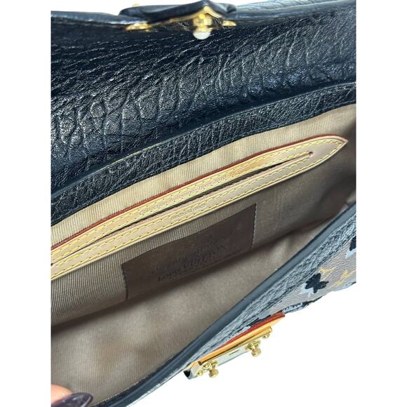 Louis Vuitton Limited Edition Fleur de Jais Clutch - Picture 4 of 9